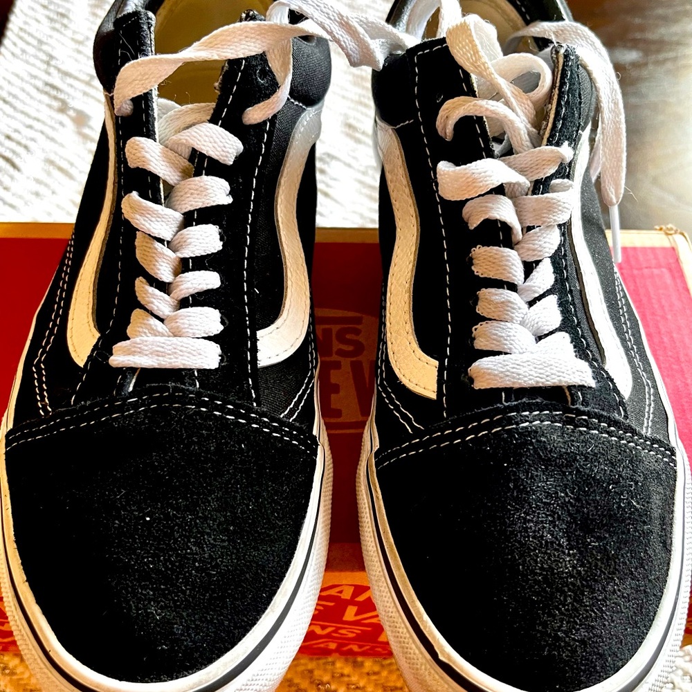 Vans - Picture 2 of 6